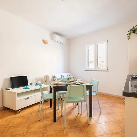 Jara, En Apartment